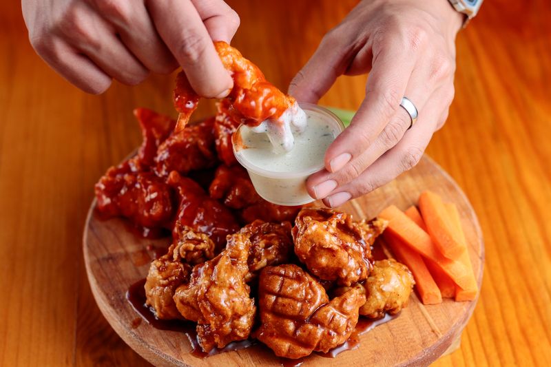 The Snob Duo combo — 10 wings at Wing Snob
