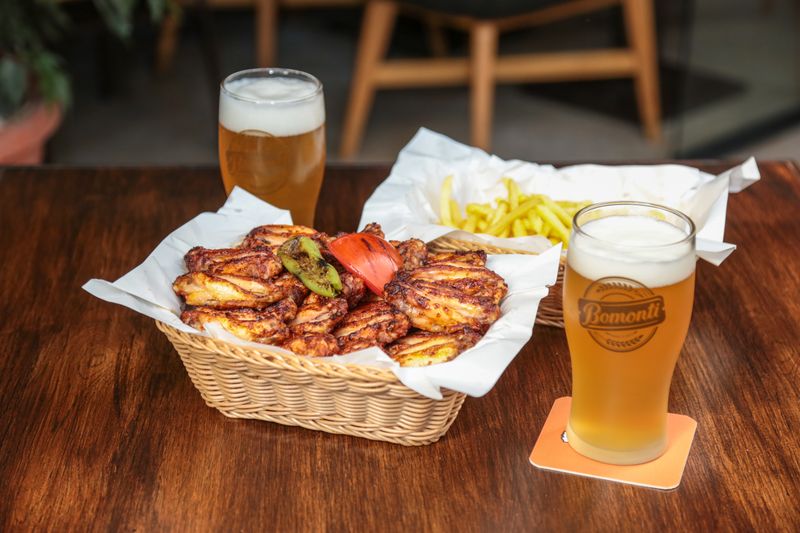Solo Snob Meal — 6 wings combo at Wing Snob