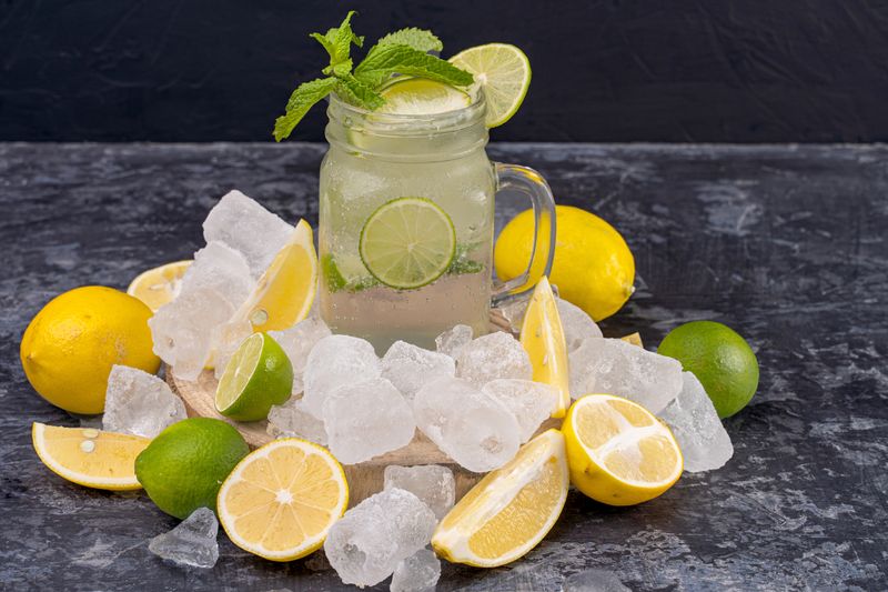 Classic Lemonade drink at Wing Snob
